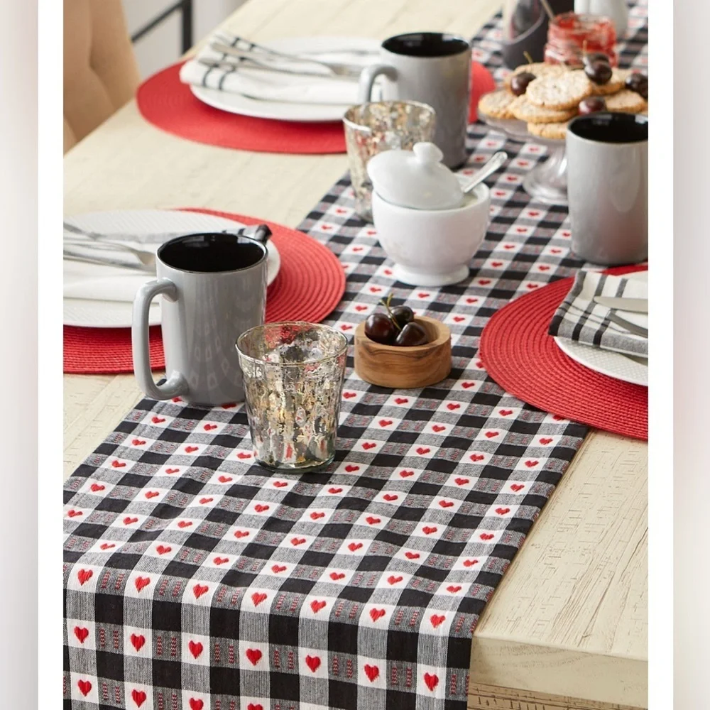 Hearts pattern Dobby Check Table Runner, 14
